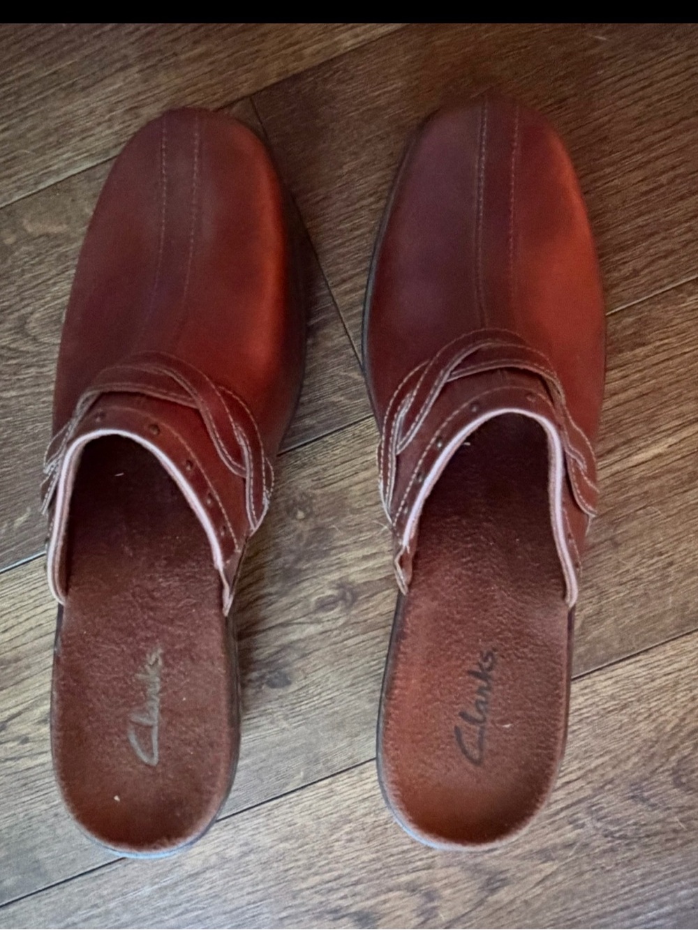 Clarks women’s leather mule/clogs
